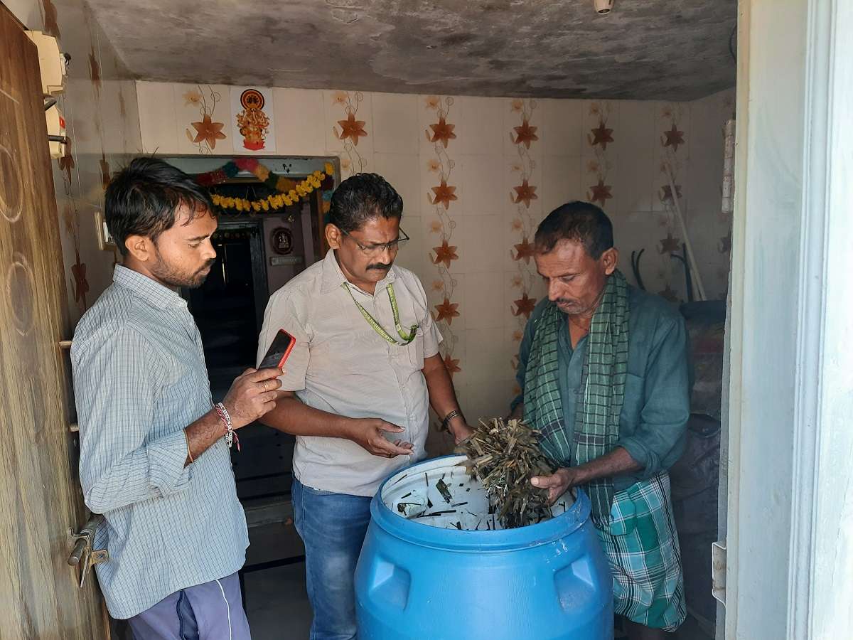 Demonstration of Silage making in plastic Drums